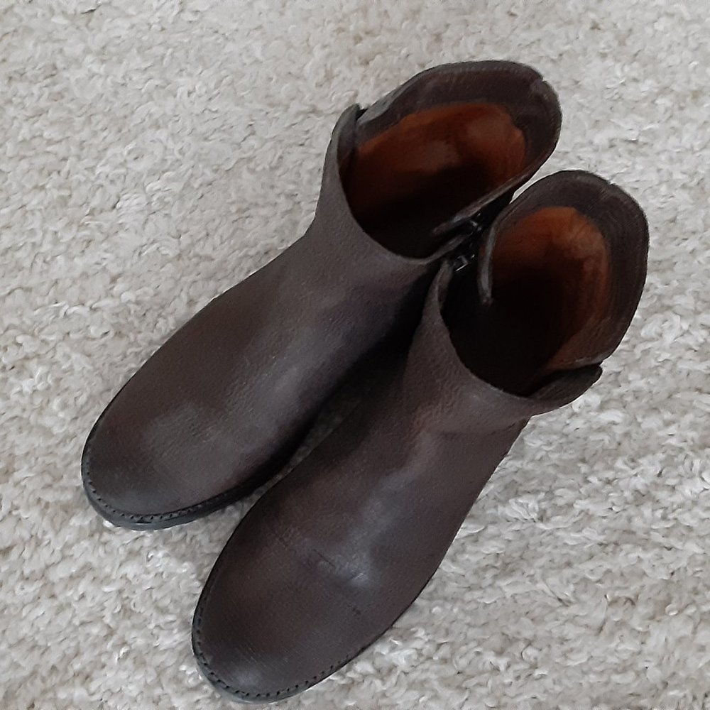 Frye Chelsea Boots